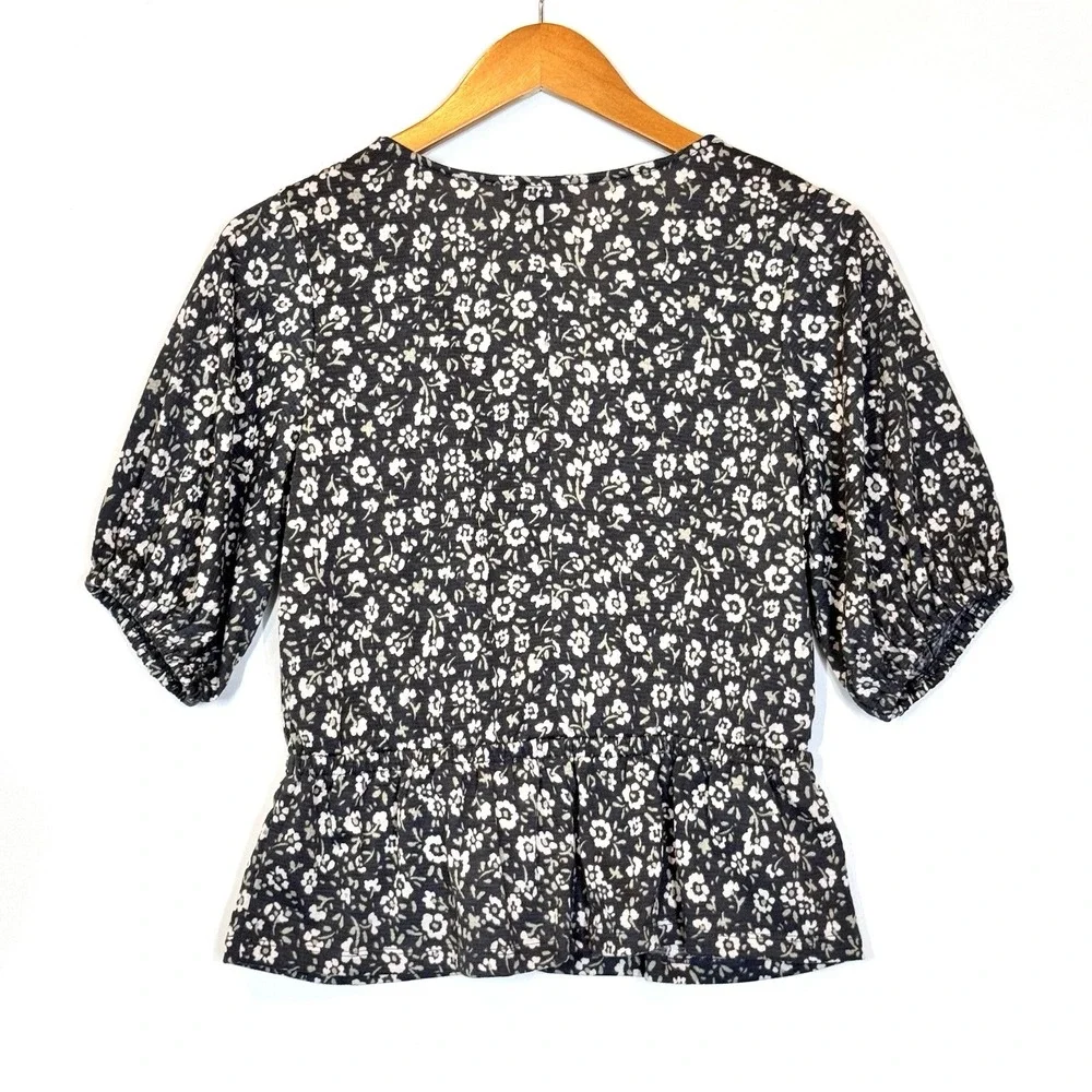 LOFT Outlet‎ Blouse Women Medium Black Floral Peplum Smocked Cottagecore NWT